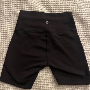 lululemon yoga align high-rise size 2 6” biker shorts